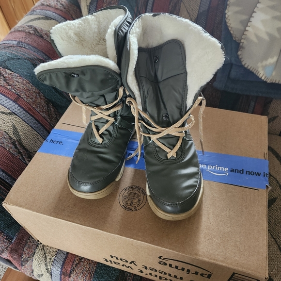 Time and Tru Shoes - Womens winter boots